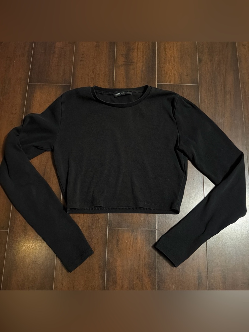 Zara Black Cropped Long-Sleeve Tee